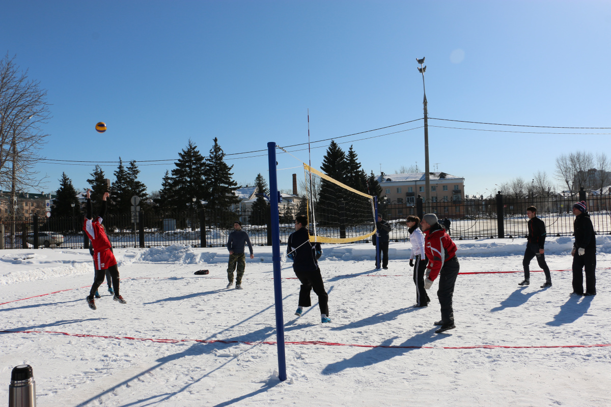 Турнир по волейболу на снегу "Снежный КоМ"